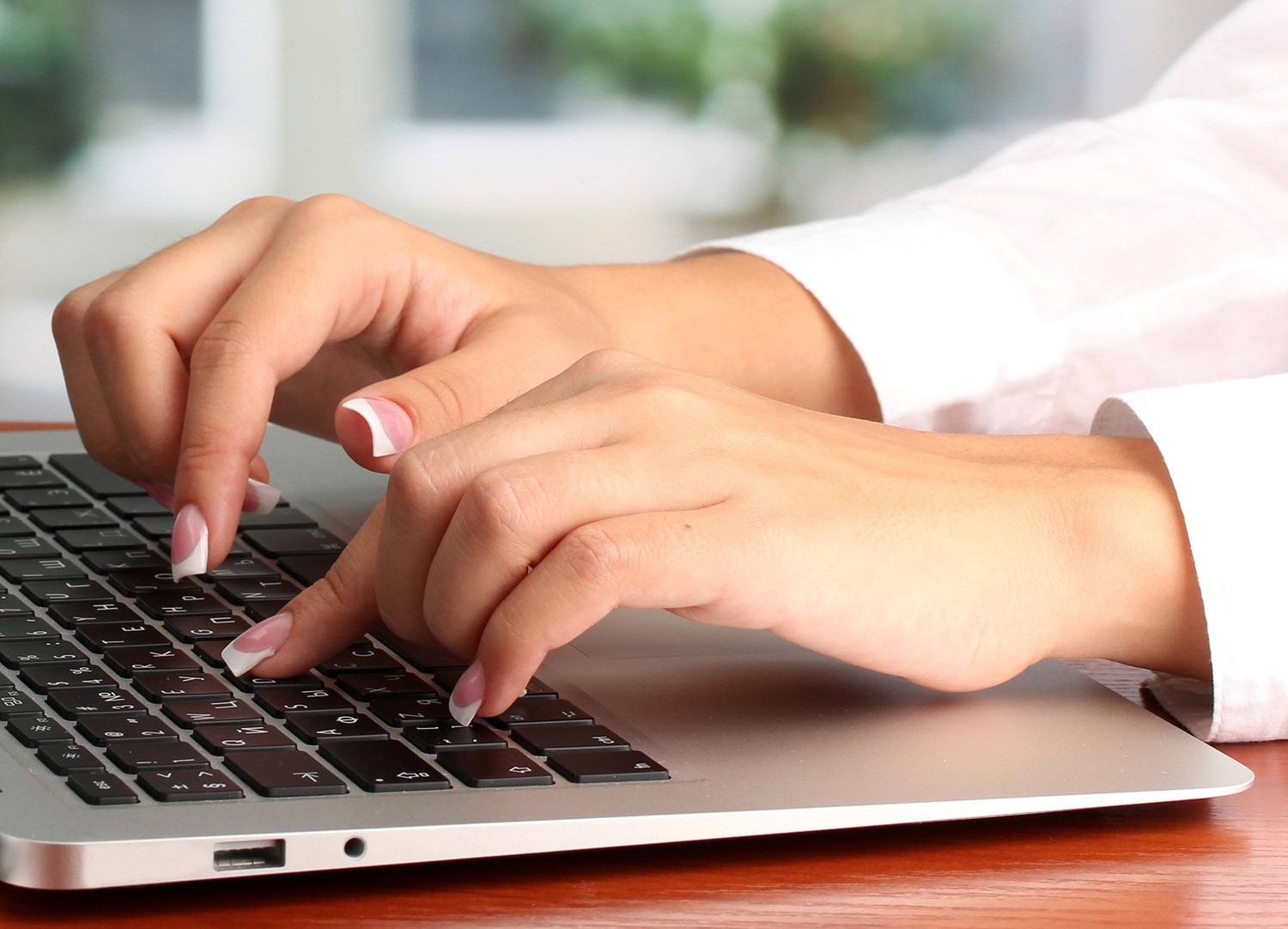 <span style="font-weight: bold;">Classic manicure</span><br>